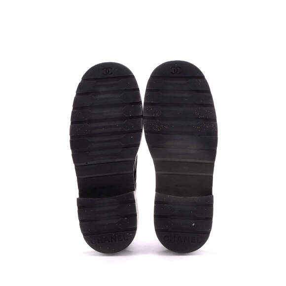 Chanel Women's Chain CC Cap Toe Lace Up Combat Boots Quilted Leather - Picture 4 of 5